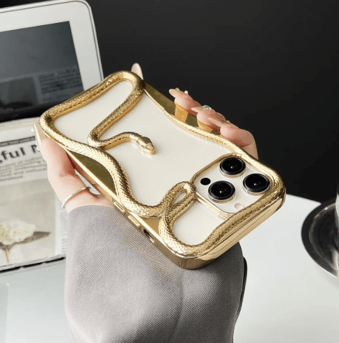 جراب iPhone فاخر بإطار ثعبان